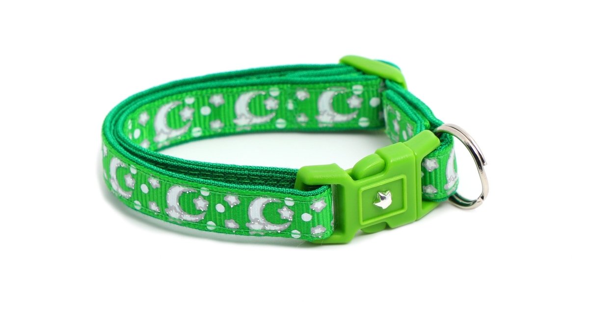 Silver Moons and Stars on Kelly Green Cat Collar - Pets Perfect