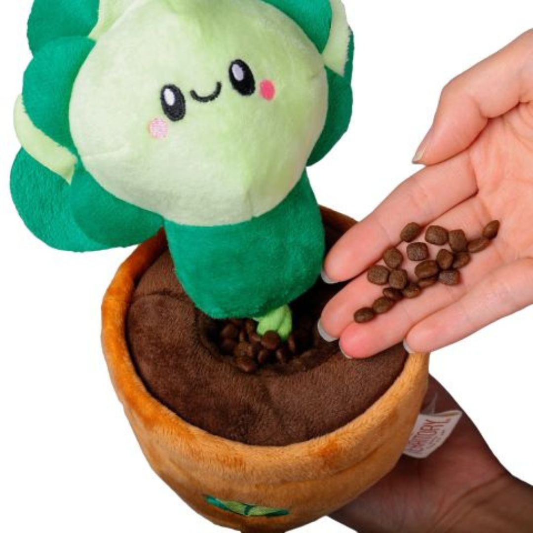 Territory Dog Treat Tug Lettuce 15 in, view 2
