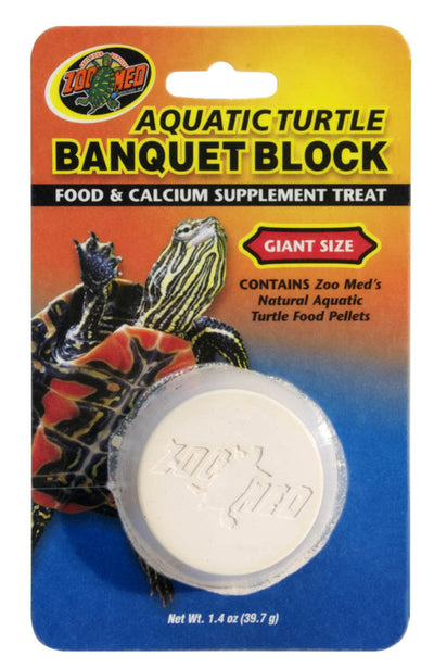 Zoo Med Aquatic Turtle Banquet Block in "Giant Size" packaging, featuring a red-eared slider turtle and the white block.