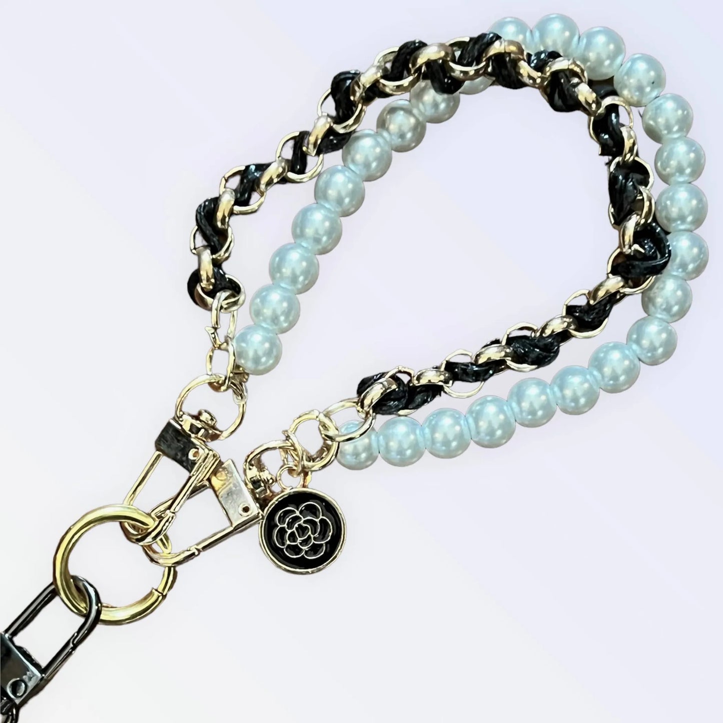 A Stroll on 5th Avenue - Leash