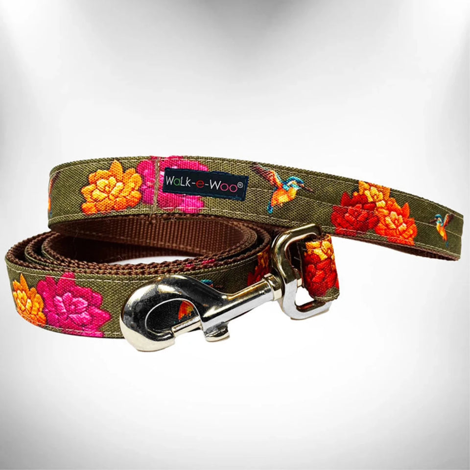 Walk-e-Woo Reversible Dog Bandana and Dog Leash - Athletic Fabric - Pets Perfect