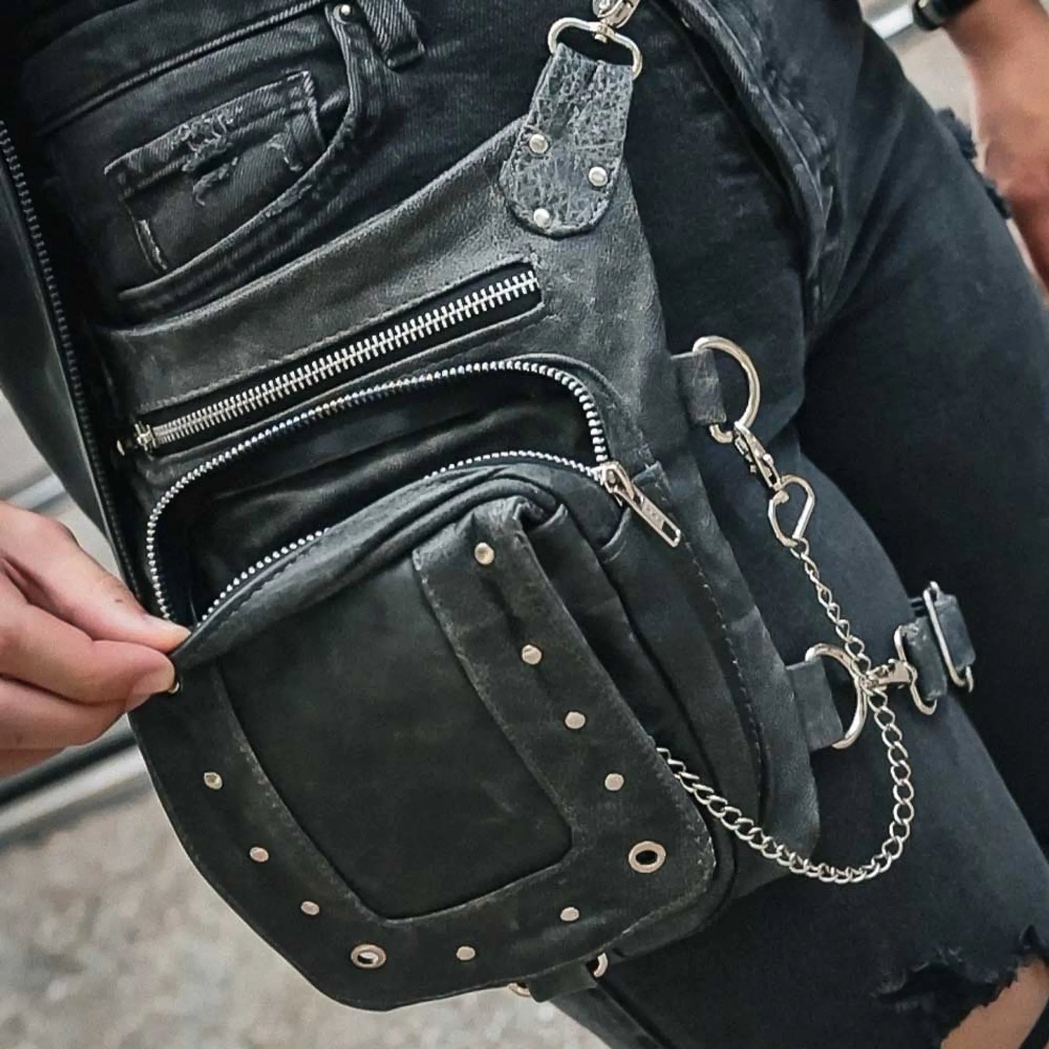 5735.GY - Ladies Leather Thigh Bag