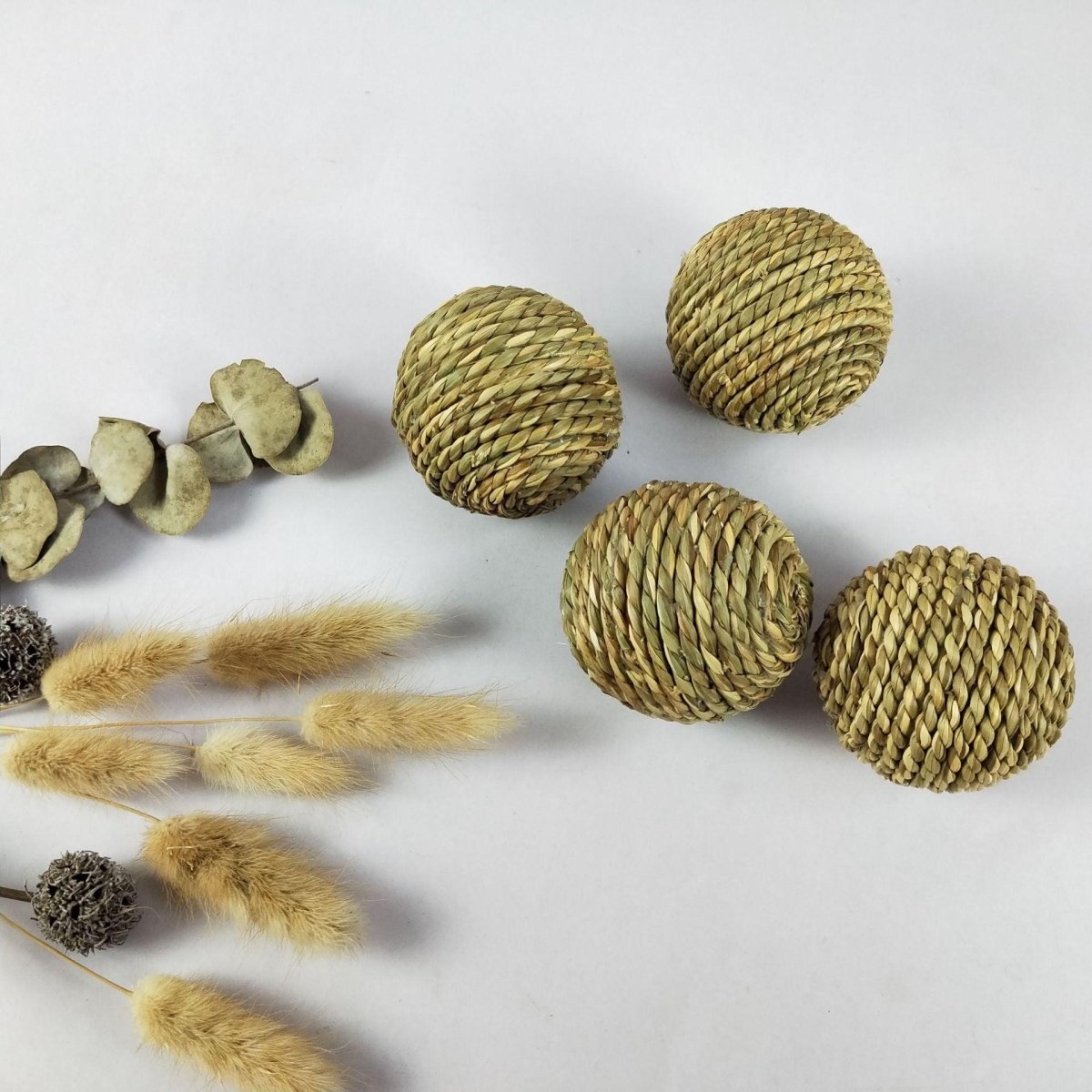 Natural Straw Rope Ball for Hamsters Rabbits & Parrots - Pets Perfect