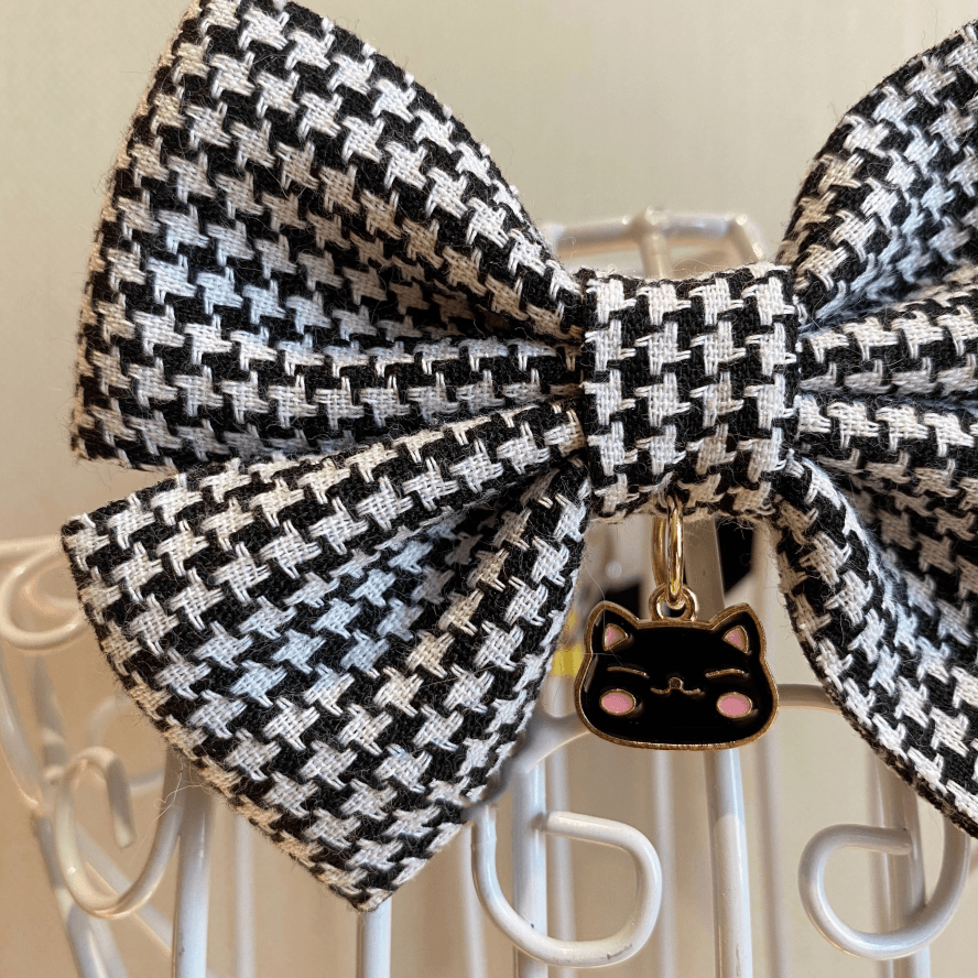 Cat Collar Bow Tie - Adorable Puppet Decoration Accessory - Pets Perfect