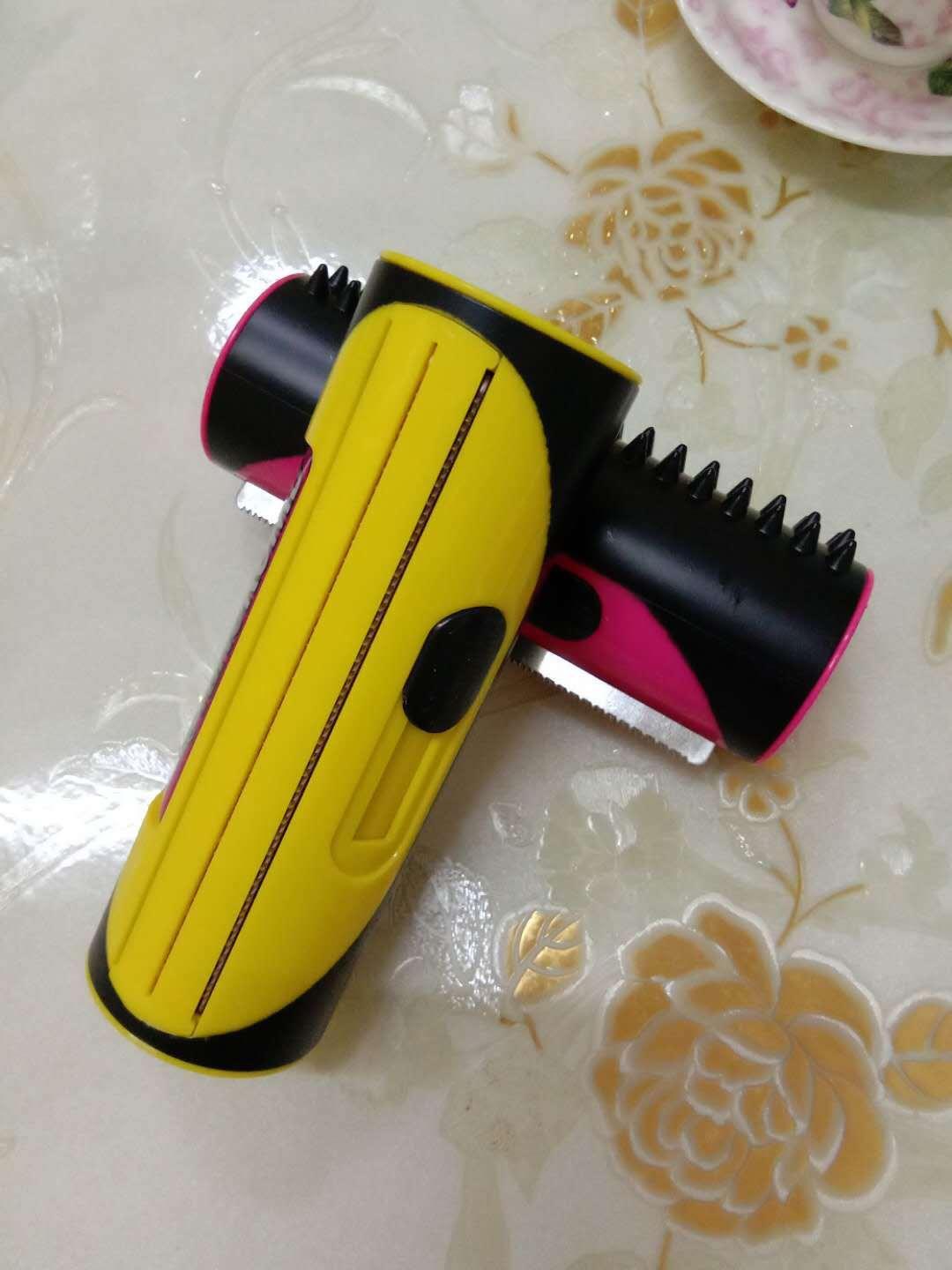 Dog Hugs Cat 2 - in - 1 Dual - Sided Comb & Brush - Detangling & Smoothing Tool for Dogs - Pets Perfect