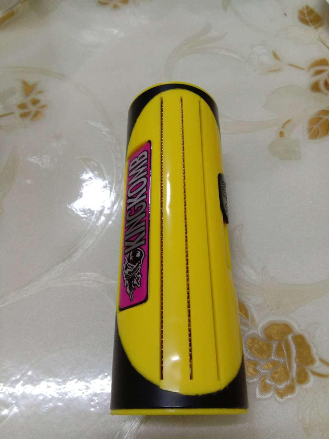 Dog Hugs Cat 2 - in - 1 Dual - Sided Comb & Brush - Detangling & Smoothing Tool for Dogs - Pets Perfect
