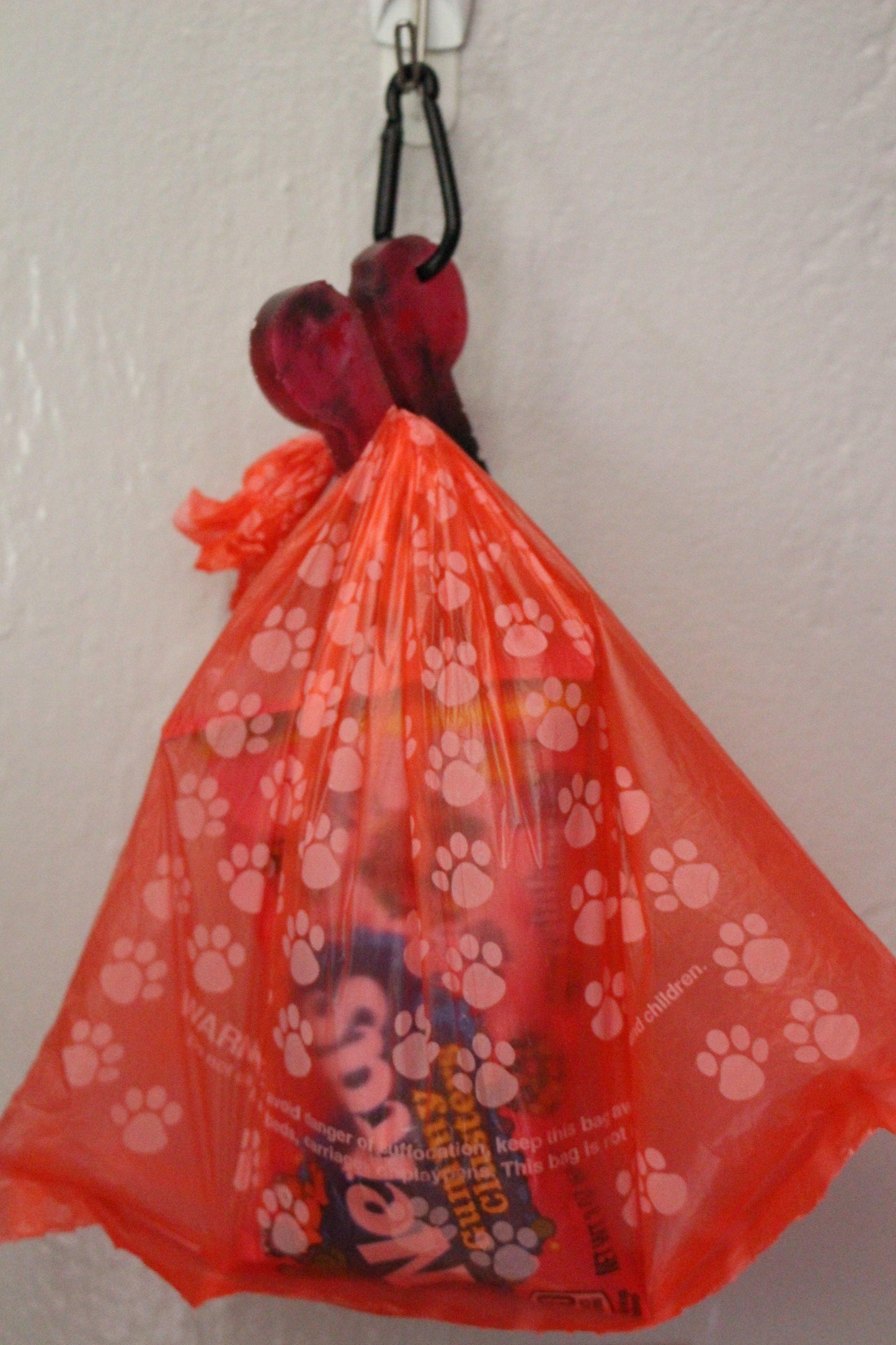 Compact Dog Poop Bag Holder for Easy Cleanup On-the-Go