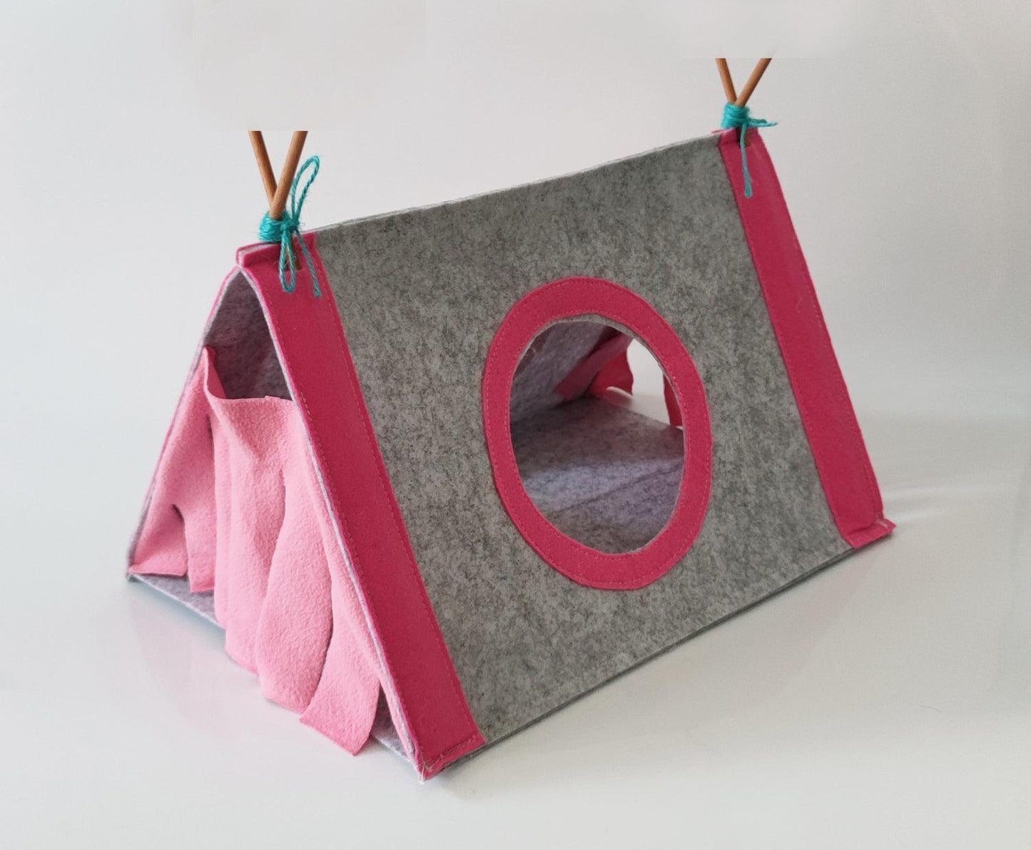 Cozy Pet Retreat: Felt Cloth Rabbit Nest & Hamster Corner House Tent.