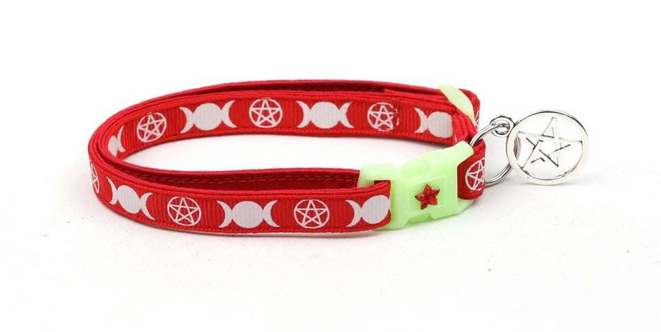 Witch's Familiar on Red Cat Collar, Large (10 lbs & up)/Jingle Bell